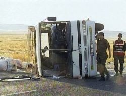 Mevsimlik İşçileri Taşıyan Minibüs Devrildi: 11 Yaralı