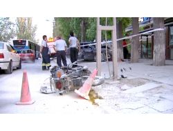 Otomobile Çarpan Motosiklet Yandı: 1'i Ağır, 4 Yaralı