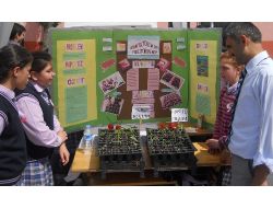 Madanoğlu Ortaokulu Bilim Fuarı Projelerini Sergiledi.