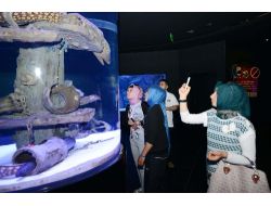 Harranlı Öğrenciler Yazar Fikret Otyam'la Buluştu