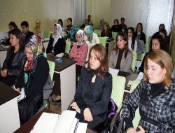 Hürsiad Yönetici Asistanlarına Semineri Veriyor