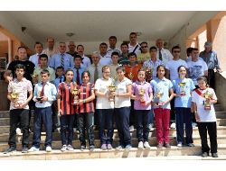 Başarılı Sporcular Ödüllendirildi