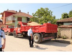 86 Yaşındaki Kadının Evinden İki Kamyon Dolusu Çöp Çıktı