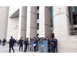 Adliye Kapısı Önünde Eylem Yasağı