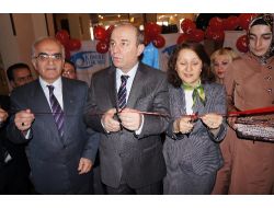 Vali Öztürk: Kimse Yok Mu Dünyanın Her Yerine Koşuyor