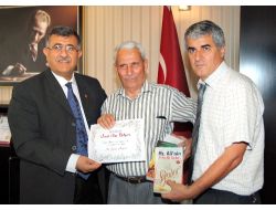 70 Yaşındaki Terzi Manavgat'ın 'Örnek Okur'u Seçildi