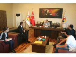 Anadolu Lisesi'nden Parmaksız'a Teşekkür Plaketi