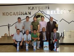 Kocasinan Belediyesi Çalışanları, Futbol Turnuvasında Şampiyon Oldu