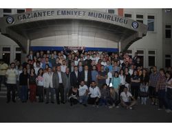 Üniversite Öğrencileri, Arkadaşlarını Doğdukları Şehirlere Götürüp Gezdiriyor