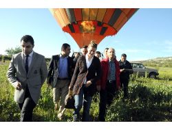 Maliye Bakanı Şimşek Ve Eşi Kapadokya’da Balon Keyfi Yaptı