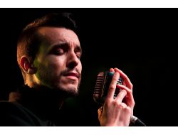 Ab Bilgi Merkezi'nden Konferans Destekli Cem Adrian Konseri