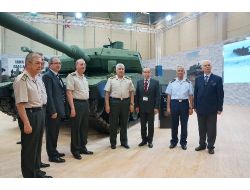 Genelkurmay Başkanı Savunma Sanayi Fuarını Gezdi