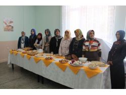 Bayat Ekmekleri Kulanarak, Tirit, Perde Pilavı Ve Keşkek Yaptılar