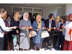 Gönüllülerin Atölyede Ürettiği El Emeği Ürünleri Görücüye Çıktı