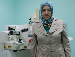 23 Yaşındaki Bayan Hasta Ameliyatla 17 Numaralı Gözlüklerden Kurtuldu