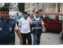 Yaşlı Kadını Gasp Etmek İsteyen Zanlılar Balkondan Atladı