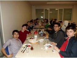 Çorlu Fatih Koleji'nden Sbs'ye Girecek Öğrencilere Moral Kahvaltısı