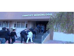 Batman'da Yasa Dışı Bahis Oynatan 51 İşyeri Mühürlendi, 1 Kişi Tutuklandı