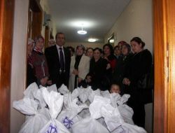 Ak Parti Dörtyol Kadın Kolları, Kermesten Elde Edilen Geliri İhtiyaç Sahiplerine Dağıttı