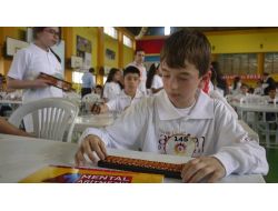 Çocuklar, Mental Aritmetik Olimpiyatları'nda Yarışıyor