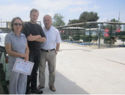 Emekli Rektör Yardımcısından Sokak Hayvanları İçin Mama Yardımı