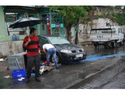 Yağmur İzmir'i Savaş Alanına Çevirdi