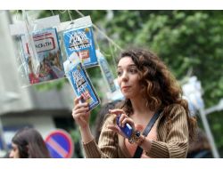 Kocaeli'nde Ağaçlar Kitap Açtı, Halk Kitapları Kapıştı