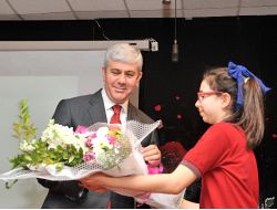 Uşak Üftade Koleji Başarılı Öğrencileri Ödüllendirdi