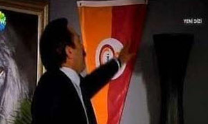 O YÖNETMEN GİTTİ!