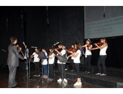 Çocuklar Anneler Gününü Kutlayacak