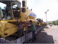 Yozgat’ta Biçerdöverler Hasat İçin Tren Katarlarına Yüklendi