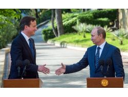 Putin: Rusya Ve İngiltere, Suriye'nin Toprak Bütünlüğünün Korunmasından Yana