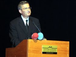 “bursa Dünyaya İlahiyatçı Yetiştiriyor”