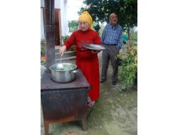 Kocası Engelli Kadın, Balıkçılık Yaparak Çocuklarını Okutuyor