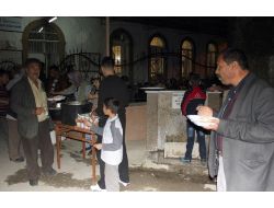 Roman Derneği Üç Aylar Pilavı Dağıttı