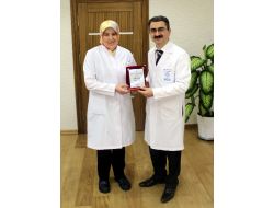 Engelli Çocuğuna Bakan Anne Yılın Annesi Seçildi