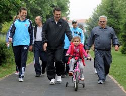 Başkan Dündar, Vatandaşlarla Birlikte Yürüyüş Yaptı