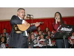 Öğrencilerden Türkü Ziyafeti