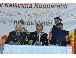 İzmir Büyükşehir Belediyesi Bademler Köyünden 1 Milyon Liralık Çiçek Alacak