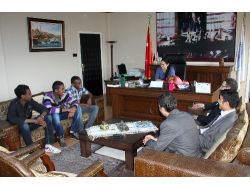 Somalili Öğrencilerden Anneler Günü Sürprizi