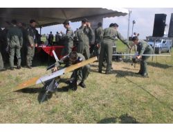 MODEL UÇAKLAR GÖSTERİ YAPTI