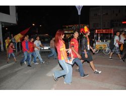 Galatasaray, Yenilsede Taraftar Şampiyonluk Kutlamasına Devam Ediyor