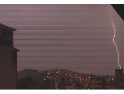 İZMİR'DE ŞİMŞEKLERİN DANSI