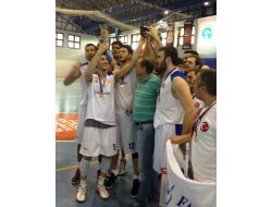 Fatih Üniversitesi Basketbol Takımı Türkiye Şampiyonu Oldu
