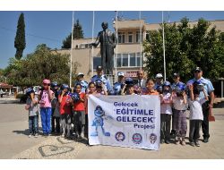 Polisten Öğrencilere Antalya Gezisi