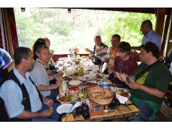 Romanyalı Ve İspanyol Turistler Kozan’da