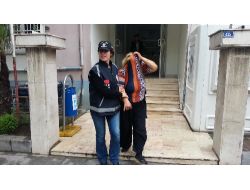 12 Liralık Çantayı Çalarken Yakalandı