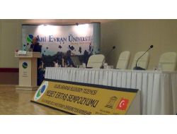 Uluslararası Bozkırın Tezenesi Neşet Ertaş Sempozyumu Başladı