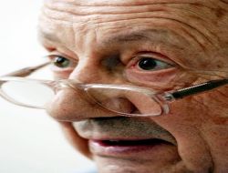 Eski Bakan Uyardı: Kimse Sivil Dikta Diyerek Başka Özlemlerin İçine Girmesin