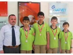 Safvet Koleji Matematik Olimpiyatından 1 Altın 3 Gümüş Madalya İle Döndü